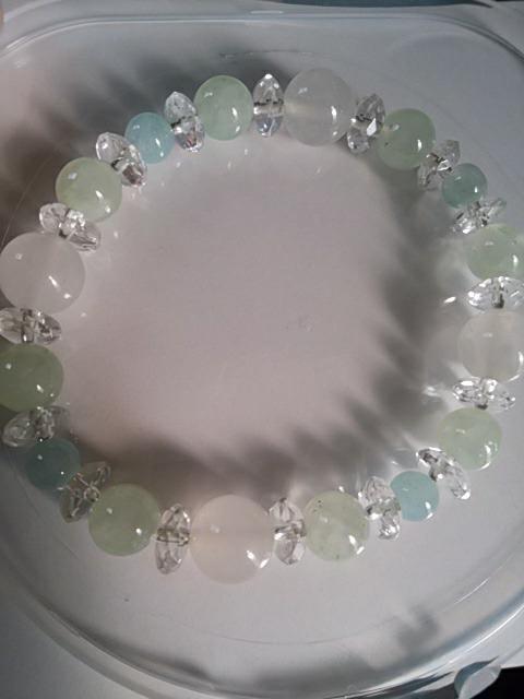 天然石 パワーストーンブレスレット 水晶 パステルカラー 少し訳あり < 女性アクセサリー/時計  天然石 パワーストーンブレスレット 水晶 パステルカラー 少し訳あり < 女性アクセサリー/時計の