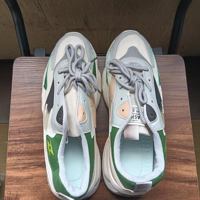 新品 26cm 男女兼用 スニーカー グレー シューズ 靴 メンズ カジュアル < 男性ファッション  新品 26cm 男女兼用 スニーカー グレー シューズ 靴 メンズ カジュアル < 男性ファッションの