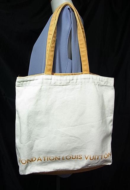500~X^LVpكp萳KiFONDATION LOUIS VUITTONtH_VI CBgg[gƃ|[`2_