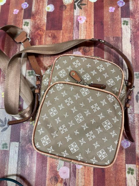 ӂ߂ārussetEIBIZAE}[KbgnEG̑zEEvi7_܂Ƃߔ聚1000~X^[g