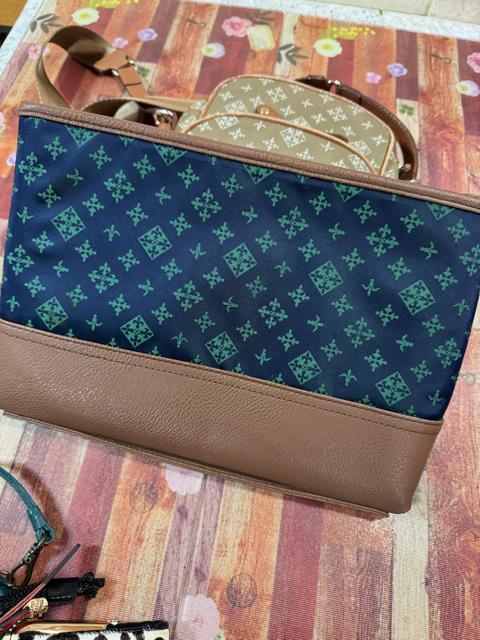 ӂ߂ārussetEIBIZAE}[KbgnEG̑zEEvi7_܂Ƃߔ聚1000~X^[g