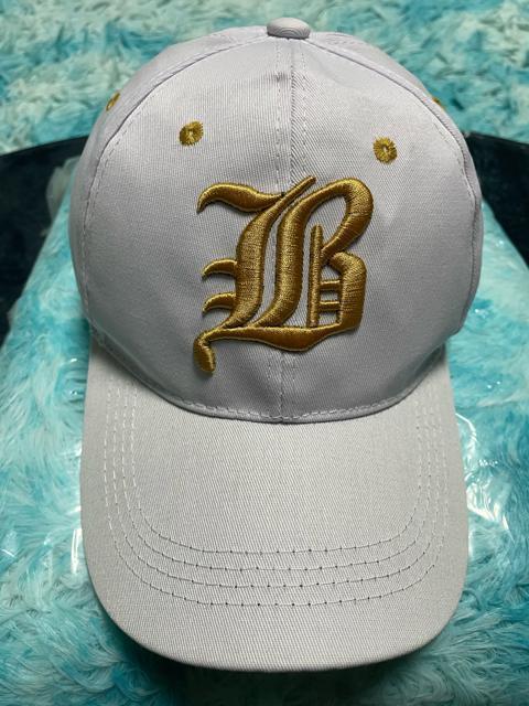 帽子/野球帽/キャップ『レター刺繍 BURISIL/BLUEMOUNTAIN. 白』新品 < 男性ファッション  帽子/野球帽/キャップ『レター刺繍 BURISIL/BLUEMOUNTAIN. 白』新品 < 男性ファッションの