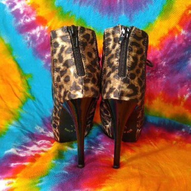 超美脚Sexy(*´艸`)フロント編上げ厚底ショートブーツ★LL★豹柄 < 女性ファッション  超美脚Sexy(*´艸`)フロント編上げ厚底ショートブーツ★LL★豹柄 < 女性ファッションの