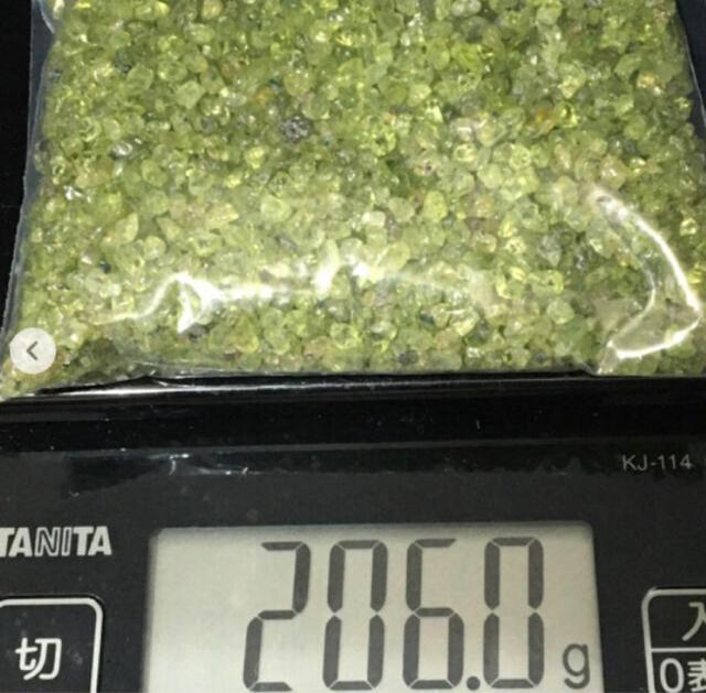 《浄化用さざれ》ミャンマー産 天然石ペリドット  200g < インテリア/ライフ  《浄化用さざれ》ミャンマー産 天然石ペリドット  200g < インテリア/ライフの