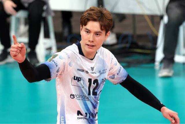 【送料無料】バレーボール高橋藍選手写真フォトL判10枚セット B < レジャー/スポーツ  【送料無料】バレーボール高橋藍選手写真フォトL判10枚セット B < レジャー/スポーツの