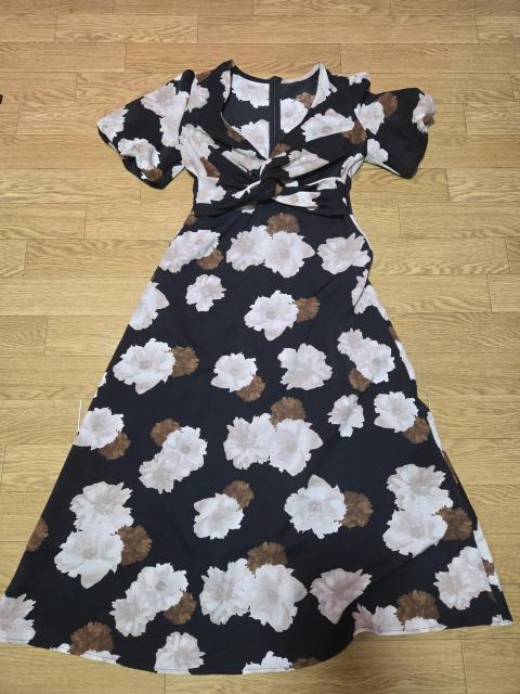 美品  花柄ワンピース サイズ→M < 女性ファッション  美品  花柄ワンピース サイズ→M  < 女性ファッションの