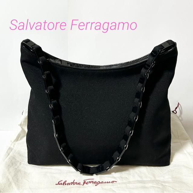 美品 Salvatore Ferragamo フェラガモ ヴァラチェーン ショルダーバッグ D21 8801 ナイロン ブラック < ブランド 美品 Salvatore Ferragamo フェラガモ ヴァラチェーン ショルダーバッグ D21 8801 ナイロン ブラック < ブランドの