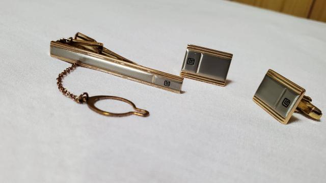 正規即決 ギラロッシュ ゴールド×シルバーカフス ネクタイピン SET カフリンクス タイピン < 男性ファッション  正規即決 ギラロッシュ ゴールド×シルバーカフス ネクタイピン SET カフリンクス タイピン < 男性ファッションの