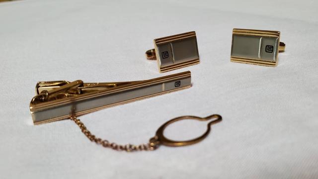 正規即決 ギラロッシュ ゴールド×シルバーカフス ネクタイピン SET カフリンクス タイピン < 男性ファッション  正規即決 ギラロッシュ ゴールド×シルバーカフス ネクタイピン SET カフリンクス タイピン < 男性ファッションの