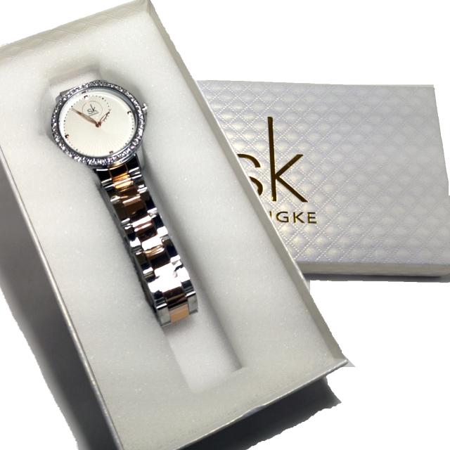 新品・未使用【専用箱付】SK【ジルコニア】美しい輝き放つ腕時計 < 女性アクセサリー/時計  新品・未使用【専用箱付】SK【ジルコニア】美しい輝き放つ腕時計 < 女性アクセサリー/時計の