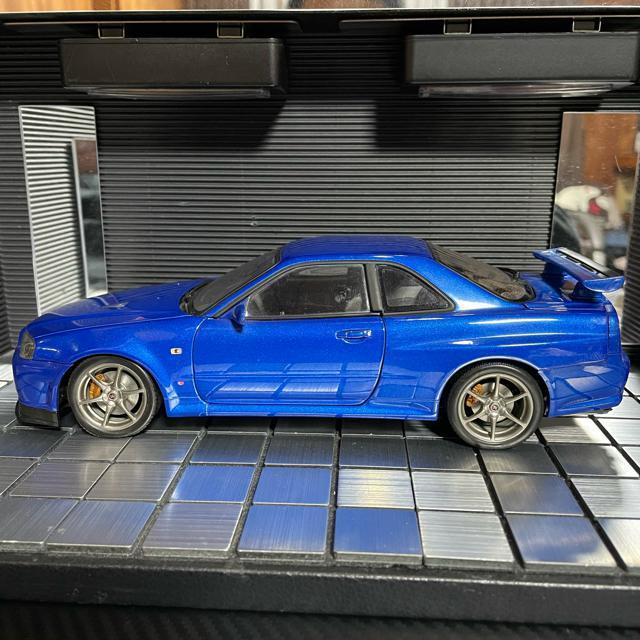オートアート 1/18 ニッサン スカイライン R34 ブルー < ホビー  オートアート 1/18 ニッサン スカイライン R34 ブルー < ホビーの