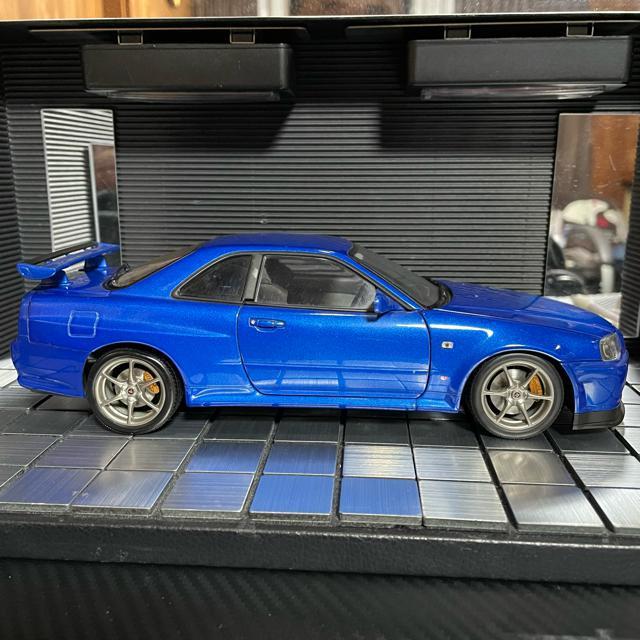 オートアート 1/18 ニッサン スカイライン R34 ブルー < ホビー  オートアート 1/18 ニッサン スカイライン R34 ブルー < ホビーの