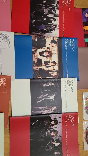 美品 ゴールデンボンバー会報2013〜2015の10冊&特典DVD2枚 < タレントグッズ 美品 ゴールデンボンバー会報2013〜2015の10冊&特典DVD2枚 < タレントグッズの