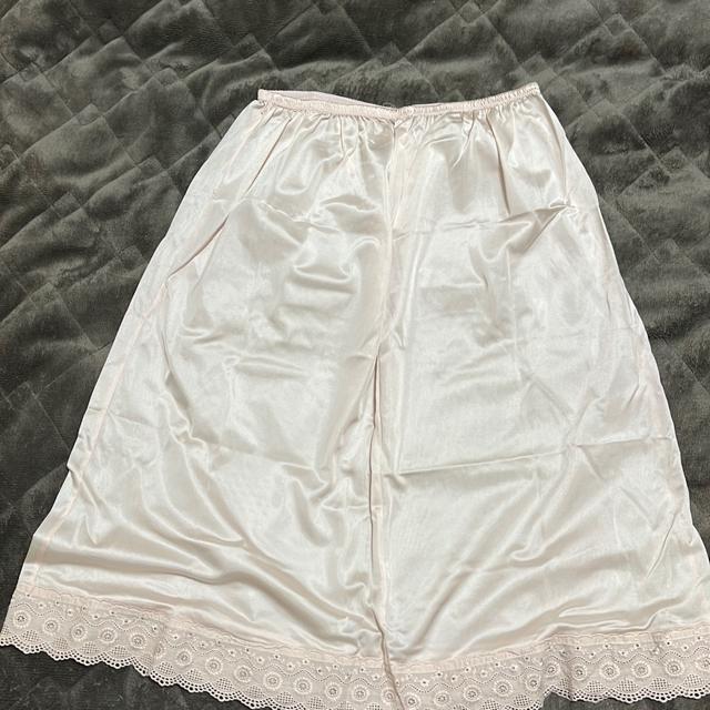 ☆☆☆タンス整理品 衣類 おまとめOK ホームクリーニング済み ペチコート ピンクベージュ 60くらい < 女性ファッション  ☆☆☆タンス整理品 衣類 おまとめOK ホームクリーニング済み ペチコート ピンクベージュ 60くらい  < 女性ファッションの