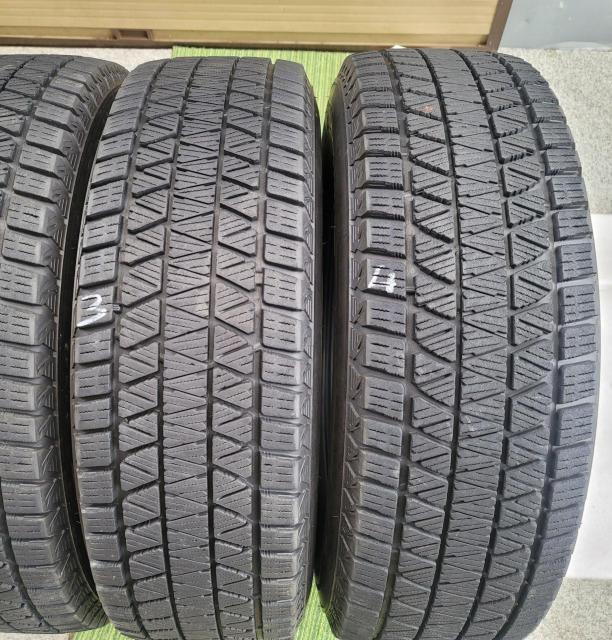 バリ溝 スタッドレス タイヤ 16インチブリヂストン BLIZZAK DM-V3 215/70R16 100Q タイヤのみ4本 < 自動車/バイク バリ溝 スタッドレス タイヤ 16インチブリヂストン BLIZZAK DM-V3 215/70R16 100Q タイヤのみ4本 < 自動車/バイク