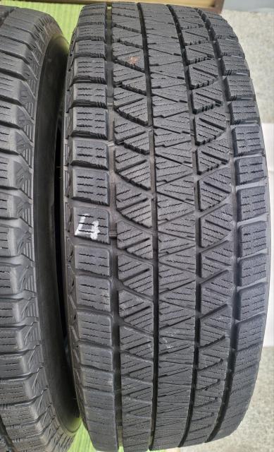 バリ溝 スタッドレス タイヤ 16インチブリヂストン BLIZZAK DM-V3 215/70R16 100Q タイヤのみ4本 < 自動車/バイク バリ溝 スタッドレス タイヤ 16インチブリヂストン BLIZZAK DM-V3 215/70R16 100Q タイヤのみ4本 < 自動車/バイク