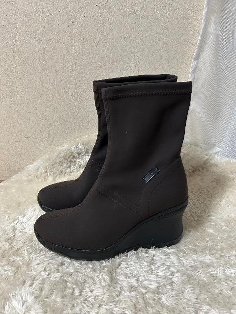 新品タグ付きRUCO LINE★イタリア発ストレッチショートブーツ < 女性ファッション 新品タグ付きRUCO LINE★イタリア発ストレッチショートブーツ < 女性ファッションの