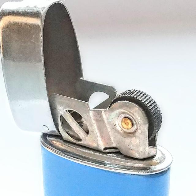 昭和レトロ オイルライター 青色 新品・未使用 錆び付き < 男性ファッション  昭和レトロ オイルライター 青色 新品・未使用 錆び付き < 男性ファッションの