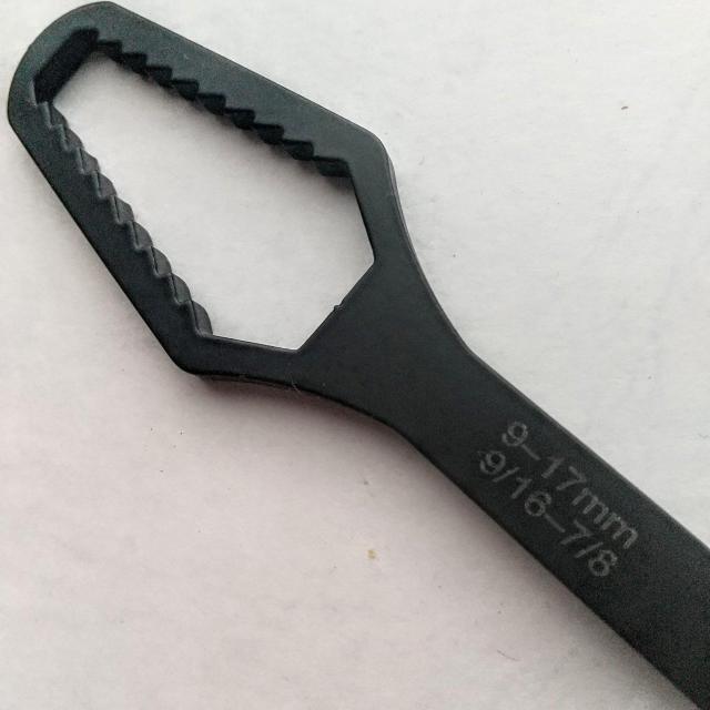 自在レンチ 3ミリ〜17ミリ フリーレンチ L150 全長 約15センチ 黒色 < 自動車/バイク 自在レンチ 3ミリ〜17ミリ フリーレンチ L150 全長 約15センチ 黒色 < 自動車/バイク