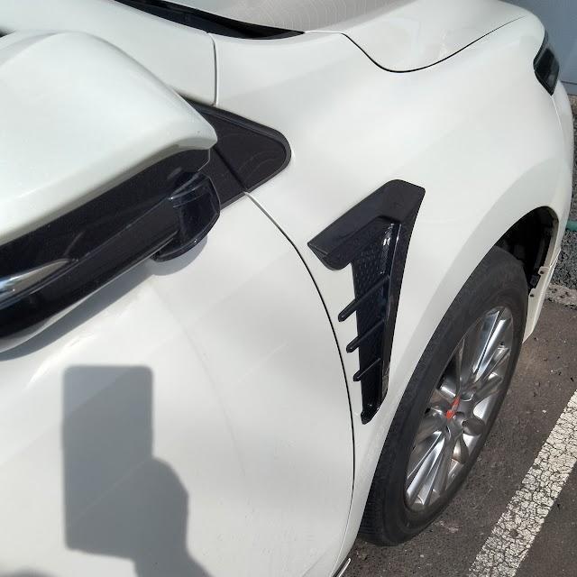 フロントフェンダーダミーダクト左右 ブラック 汎用ダクト やわらかい素材で曲面もぴったり貼れる 愛車がレーシーに変身簡単にカスタム < 自動車/バイク フロントフェンダーダミーダクト左右 ブラック 汎用ダクト やわらかい素材で曲面もぴったり貼れる 愛車がレーシーに変身簡単にカスタム < 自動車/バイク