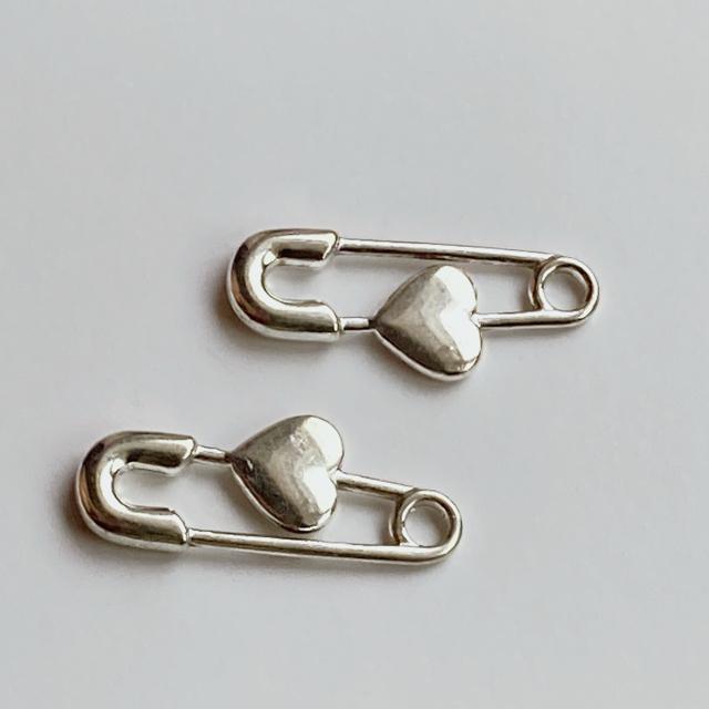 ぬい活 ぬいぐるみ ぬい用 安全ピン風 チャーム ハンドメイド 銀 オタ活 N2m < ペット/手芸/園芸  ぬい活 ぬいぐるみ ぬい用 安全ピン風 チャーム ハンドメイド 銀 オタ活 N2m < ペット/手芸/園芸の
