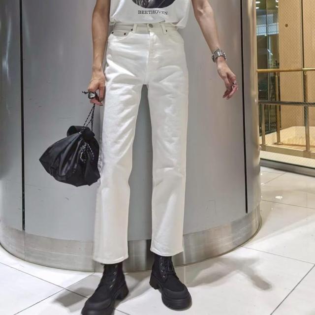 ◆moussy/マウジー◆PLAIN JEANS COLOR STRAIGHT★ベージュ23*秋コーデ♪美品 < ブランド  ◆moussy/マウジー◆PLAIN JEANS COLOR STRAIGHT★ベージュ23*秋コーデ♪美品 < ブランドの