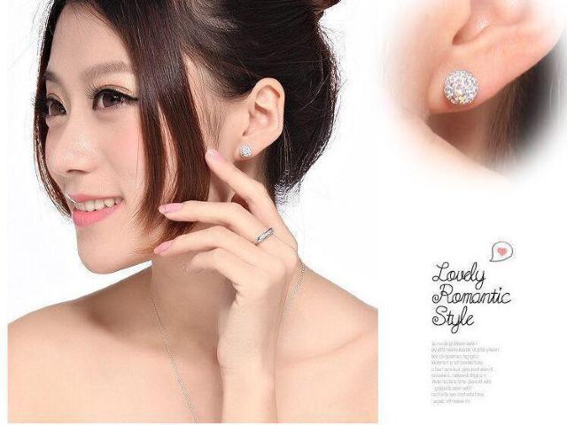 【送料無料】高級感※ピアス レディース 贈り物 プレゼント Czダイヤ ホワイトゴールド S925 新品 < 女性アクセサリー/時計 【送料無料】高級感※ピアス レディース 贈り物 プレゼント Czダイヤ ホワイトゴールド S925 新品 < 女性アクセサリー/時計の