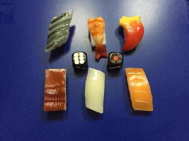 お寿司の食品サンプル予言マジック!サイコロ回転寿司!手品 < おもちゃ  お寿司の食品サンプル予言マジック!サイコロ回転寿司!手品  < おもちゃの