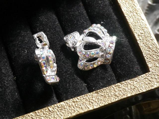 アクセサリーパーツ ストーン付き王冠チャーム < ペット/手芸/園芸  アクセサリーパーツ ストーン付き王冠チャーム < ペット/手芸/園芸の