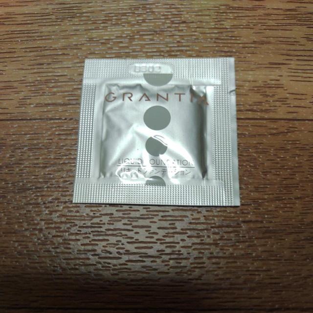 グランティア リキッドファンデーション ベージュ サンプル < 香水/コスメ/ネイル  グランティア リキッドファンデーション ベージュ サンプル  < 香水/コスメ/ネイルの