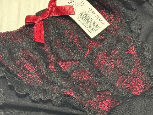 �u���b�N�ƃ��b�h�̃R���g���X�g����������aimerfeel�f�U�C���V���[�c��M�T�C�Y �� �����t�@�b�V������ 