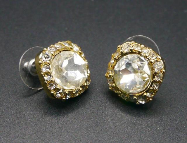 新品アンティーク調きらきらビジューストーン ピアス ヴィンテージ風 ヴィクトリアン ゴシック < 女性アクセサリー/時計 新品アンティーク調きらきらビジューストーン ピアス ヴィンテージ風 ヴィクトリアン ゴシック < 女性アクセサリー/時計の