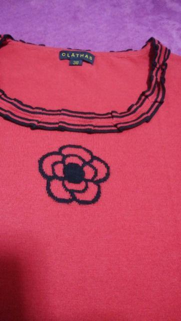 美品 CLATHAS  クレイサス トップス 半袖 赤 < ブランド  美品 CLATHAS  クレイサス トップス 半袖 赤 < ブランドの