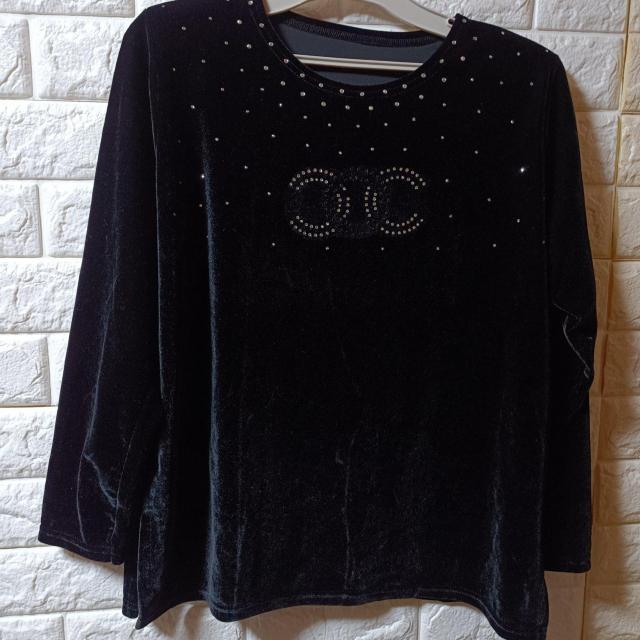 USED★ストーン付ベルベットカットソー < 女性ファッション  USED★ストーン付ベルベットカットソー  < 女性ファッションの