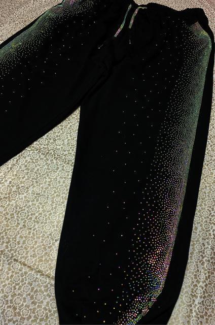 キラキララインストーン付き ワイドパンツ トレーナーパンツ ブラック 大きいサイズ < 女性ファッション  キラキララインストーン付き ワイドパンツ トレーナーパンツ ブラック 大きいサイズ < 女性ファッションの