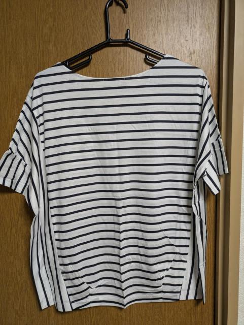 アンタイトル昨季新品白×黒コットン混ボーダー柄半袖カットソー大きいサイズ0411号12号インナーTシャツプルオーバー重ね着 < ブランド  アンタイトル昨季新品白×黒コットン混ボーダー柄半袖カットソー大きいサイズ0411号12号インナーTシャツプルオーバー重ね着 < ブランドの