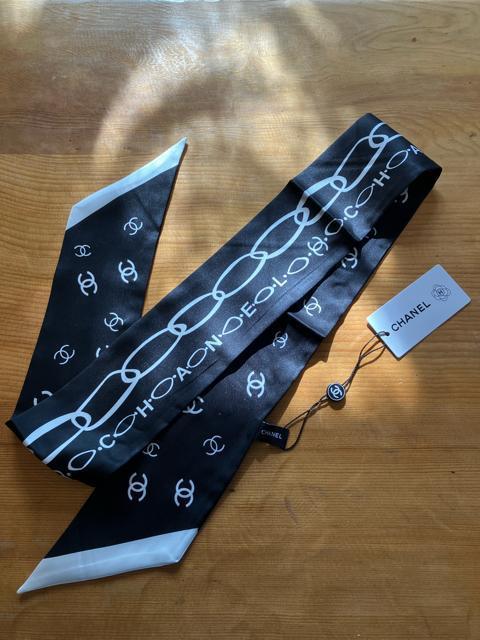 CHANEL シャネル スカーフ ココマーク ツイリー ブラック系 チェーン柄 < ブランド CHANEL シャネル スカーフ ココマーク ツイリー ブラック系 チェーン柄 < ブランドの
