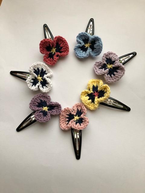 ハンドメイド スリーピン パッチンピン パンジーいっぱい♪ < 女性ファッション  ハンドメイド スリーピン パッチンピン パンジーいっぱい♪ < 女性ファッションの