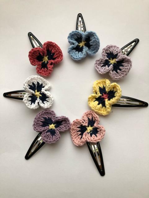 ハンドメイド スリーピン パッチンピン パンジーいっぱい♪ < 女性ファッション  ハンドメイド スリーピン パッチンピン パンジーいっぱい♪ < 女性ファッションの