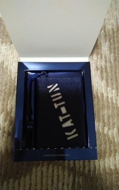 KAT-TUN パスケース 10周年記念品 < タレントグッズ KAT-TUN パスケース 10周年記念品 < タレントグッズの