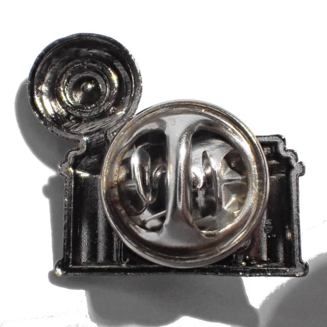 アンティーク カメラ 黒色 ブラック色 ラインストーン バッジ ピンバッジ ピンズ ピンブローチ ブローチ ラペルピン < 男性アクセサリー/時計 アンティーク カメラ 黒色 ブラック色 ラインストーン バッジ ピンバッジ ピンズ ピンブローチ ブローチ ラペルピン < 男性アクセサリー/時計の