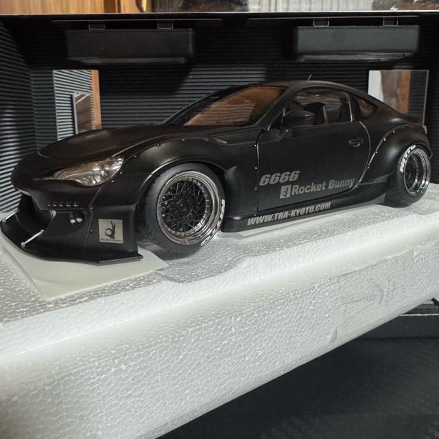 レア品 未展示 オートアート 1/18 ロケットバニートヨタ86 マットブラック < ホビー  レア品 未展示 オートアート 1/18 ロケットバニートヨタ86 マットブラック < ホビーの