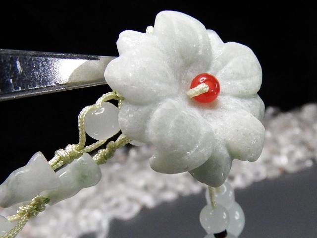 訳有格安処分一点物天然石ひすい花彫り糸ネックレスUK2-2-16a < 女性アクセサリー/時計  訳有格安処分一点物天然石ひすい花彫り糸ネックレスUK2-2-16a < 女性アクセサリー/時計の