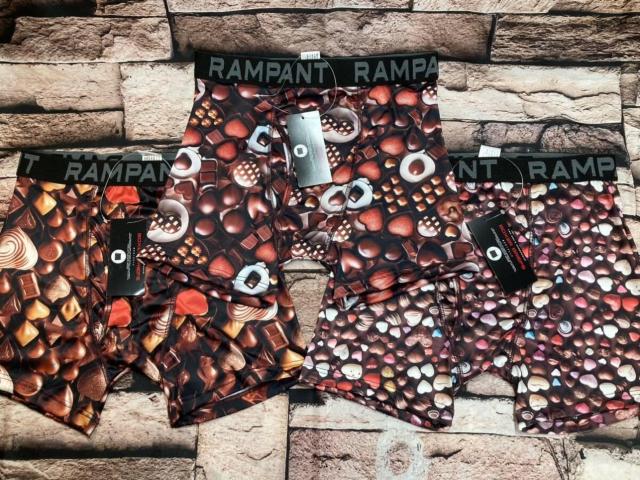 送料無料!チョコ転写柄でBIGインパクト!【RAMPANT】メンズストレッチレギュラー丈ボクサーブリーフ(画像から)1枚 < 男性ファッション  送料無料!チョコ転写柄でBIGインパクト!【RAMPANT】メンズストレッチレギュラー丈ボクサーブリーフ(画像から)1枚  < 男性ファッションの