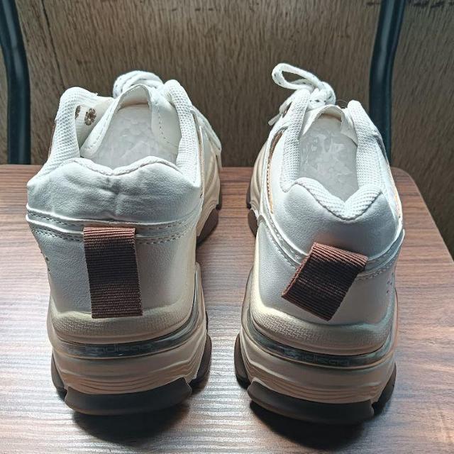 新品 22.5cm レディース スニーカー ホワイト シューズ 靴 カジュアル < 女性ファッション  新品 22.5cm レディース スニーカー ホワイト シューズ 靴 カジュアル < 女性ファッションの