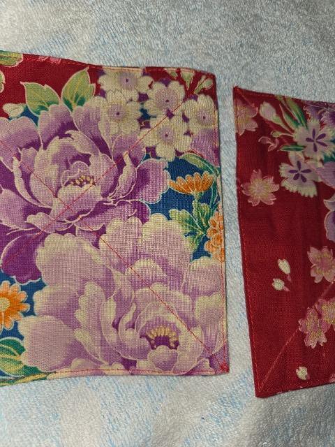 ★赤×大牡丹桜柄コースター2枚セット < キッズ/ベビー  ★赤×大牡丹桜柄コースター2枚セット < キッズ/ベビーの