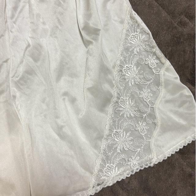 タンス整理品 衣類 おまとめOK ホームクリーニング済み ペチパンツ ホワイト Lサイズ < 女性ファッション  タンス整理品 衣類 おまとめOK ホームクリーニング済み ペチパンツ ホワイト Lサイズ < 女性ファッションの