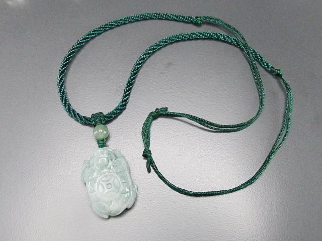 訳有天然ひすい本翡翠龍亀精工彫りペンダントネックレス本翡翠天然石 < 女性アクセサリー/時計  訳有天然ひすい本翡翠龍亀精工彫りペンダントネックレス本翡翠天然石 < 女性アクセサリー/時計の