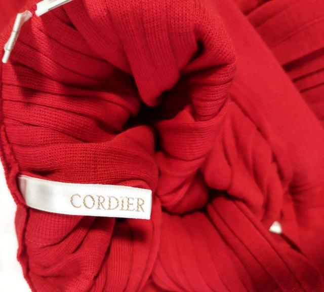 CORDIER 赤 ニットプリーツスカート 膝下丈 ウール100% 暖かい 美品 M < 女性ファッション CORDIER 赤 ニットプリーツスカート 膝下丈 ウール100% 暖かい 美品 M < 女性ファッションの