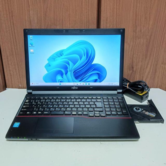 FUJITSU LIFEBOOK Corei5 ������8GB SSD240GB Windows11 �m�[�g�p�\�R��DVD �e���L�[ �� PC�{��/���Ӌ@��� 